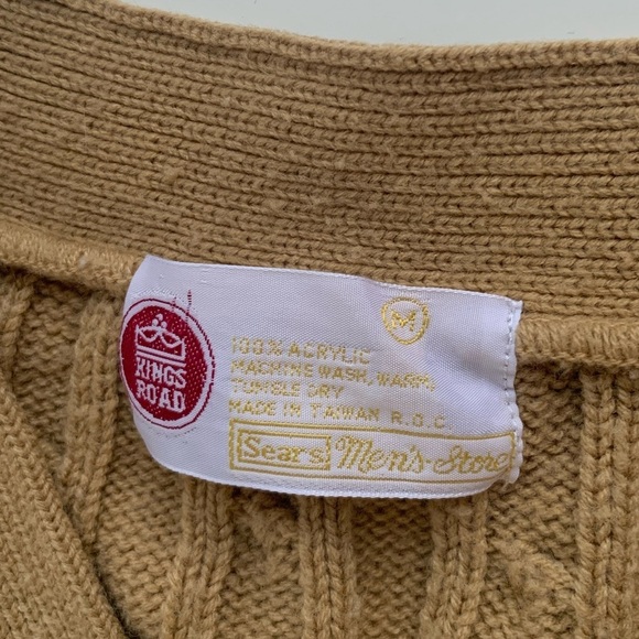VINTAGE Sear’s Kings Road Men’s Tan Cable Knit Cardigan Size Medium - Picture 3 of 5